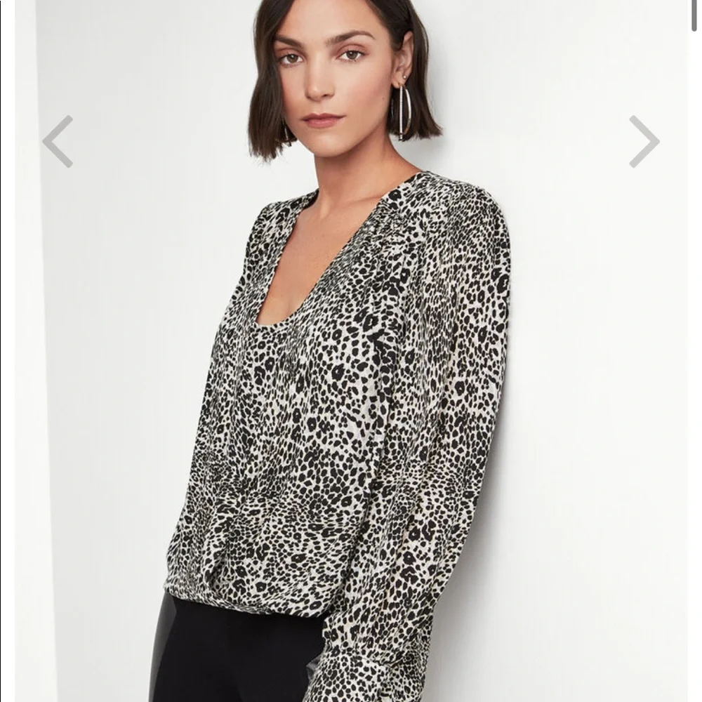 ⭐️2/$25⭐️Puff sleeve Leopard-like blouse High/Low medium - Picture 2 of 9